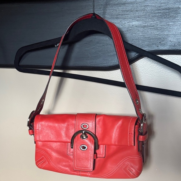 Coach Vibrant vintage Leather Shoulder Bag (NWOT) - Picture 5 of 13